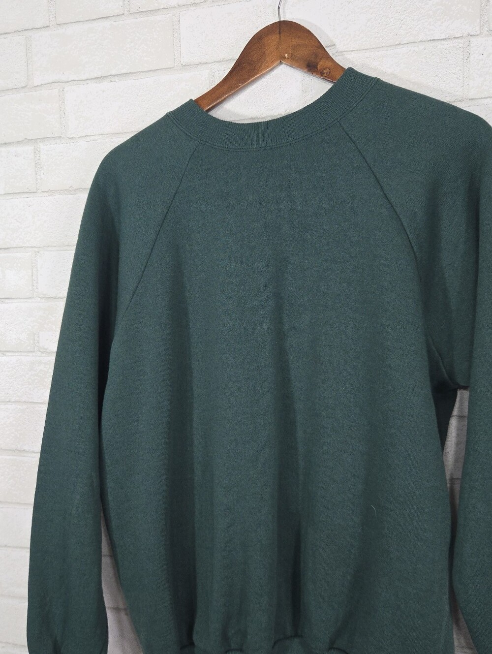 Hanes dark green crew-neck sweatshirt - Picture 7 of 14